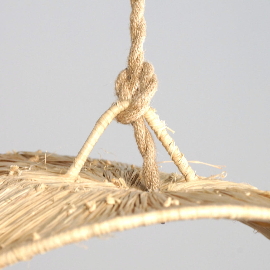 Suspension en raphia - Plate